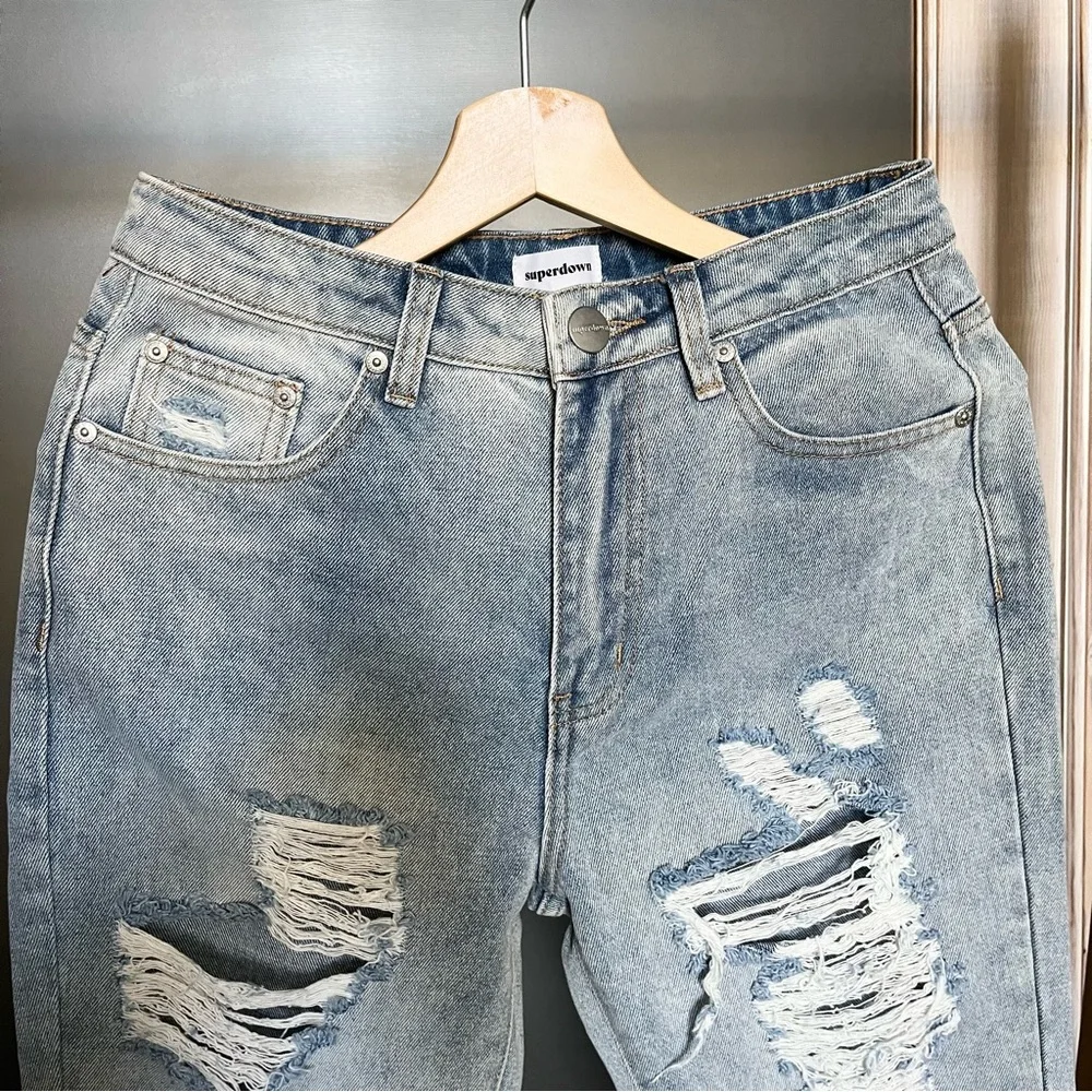 SUPERDOWN PATTY DISTRESSED JEAN IN DENIM - Picture 5 of 7
